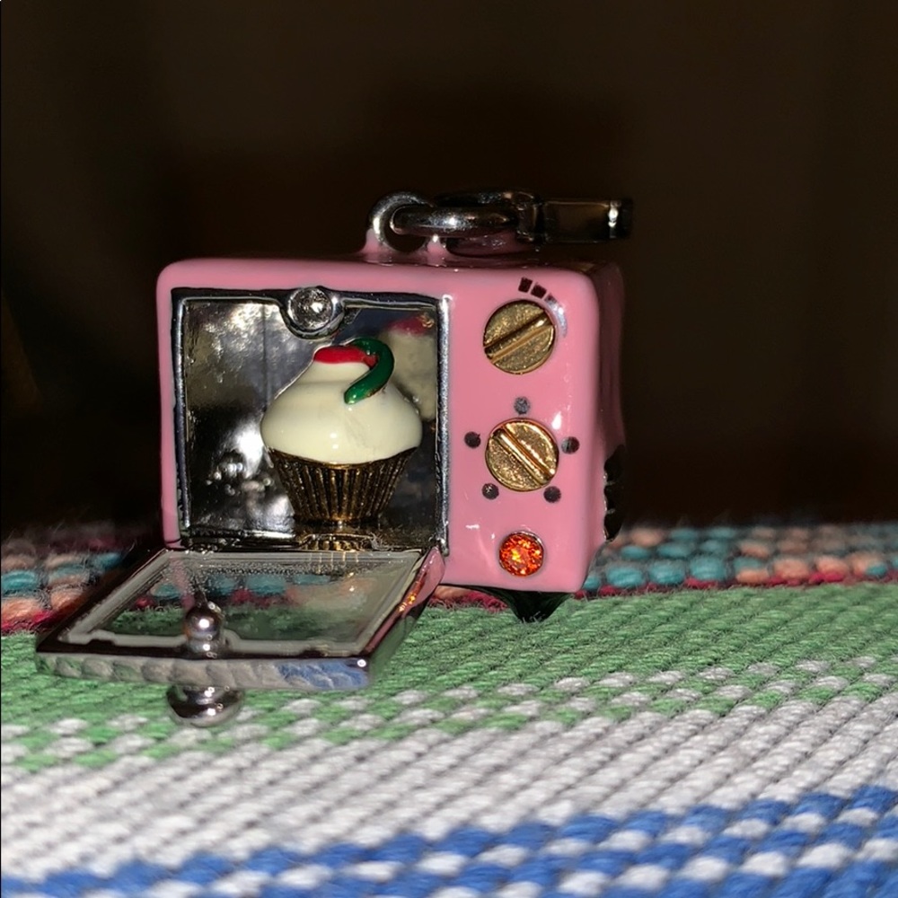 Juicy Couture Cupcake Oven Charm VINTAGE RETRO - Picture 4 of 7